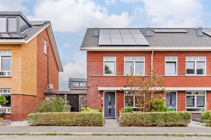 Oeverzeggeweg 63 in Heerhugowaard foto