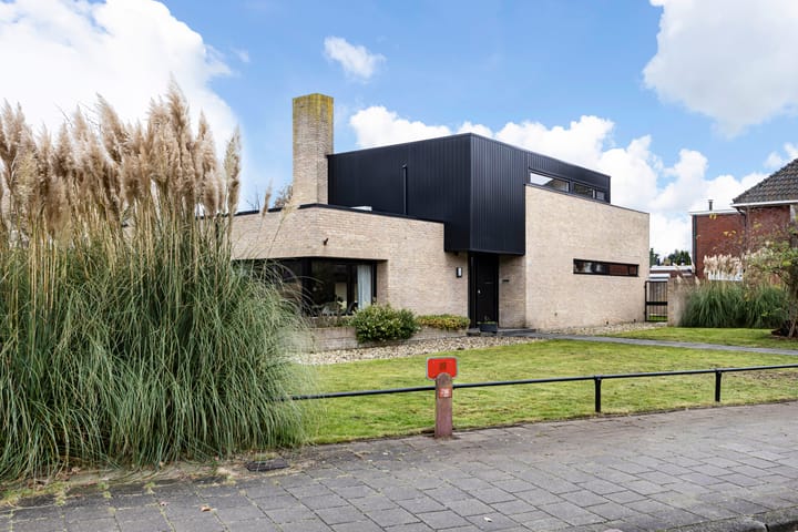 Oldenzaalsestraat 380 in Enschede foto