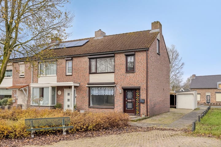Olmenhof 10 in Wijchen foto