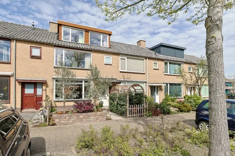 Online Woningbrochure voor https://sterrenlaan121.nl