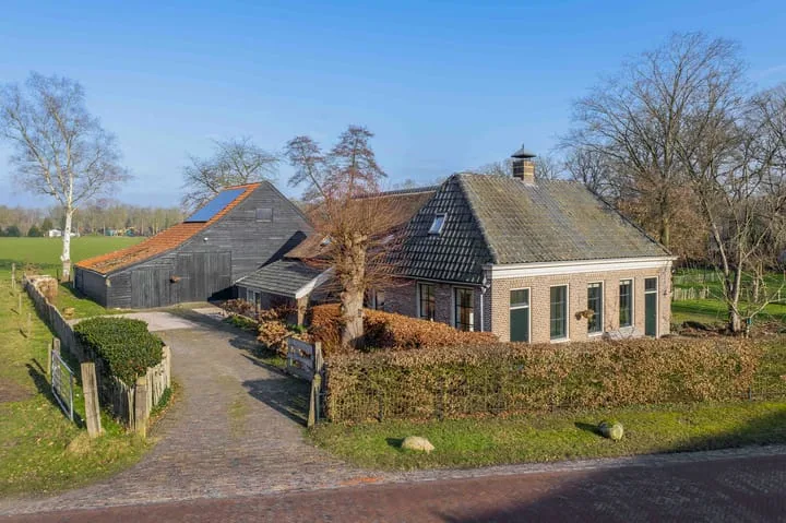 Online Woningbrochure voor https://uffelterkerkweg3.nl
