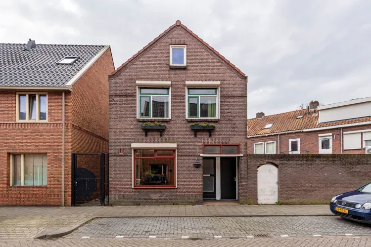 Online Woningbrochure voor https://zwaluwstraat18.nl
