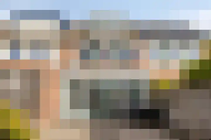 Ooievaarshorst 6 Grave thumbnail 4
