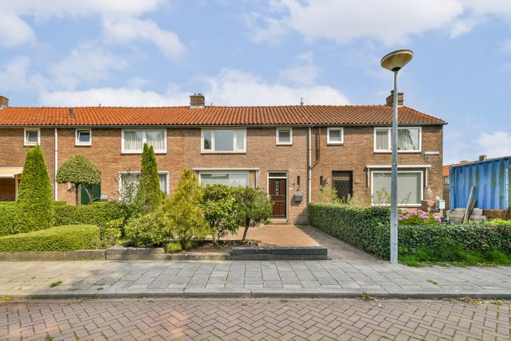 Ooievaarslaan 11 in Landsmeer foto