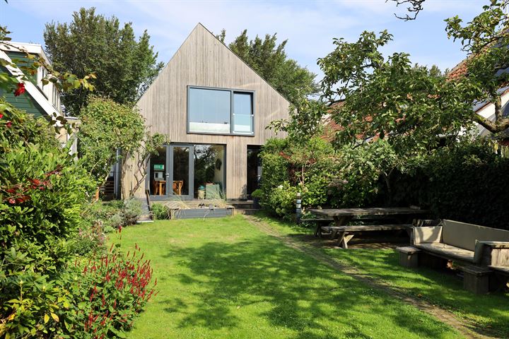 Oosterburen 24 in Midsland foto