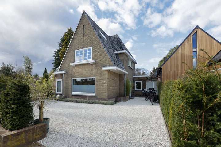 Oosterend 11a in Laren foto