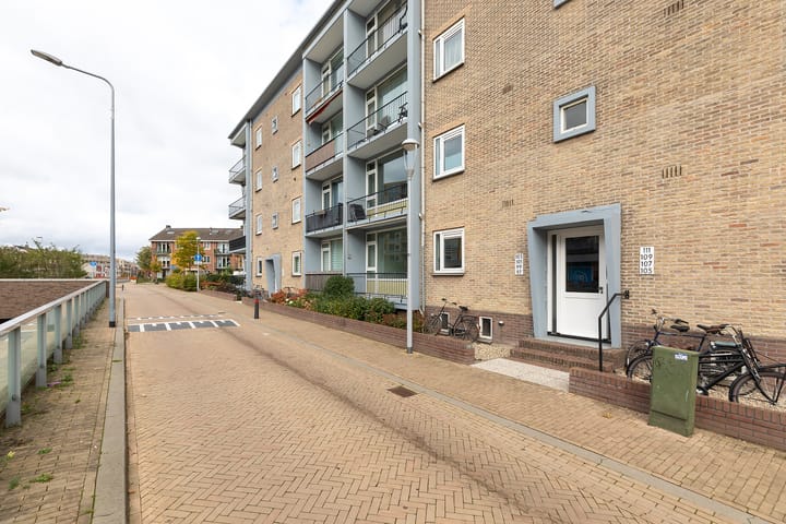 Oosterengweg 97 in Hilversum foto