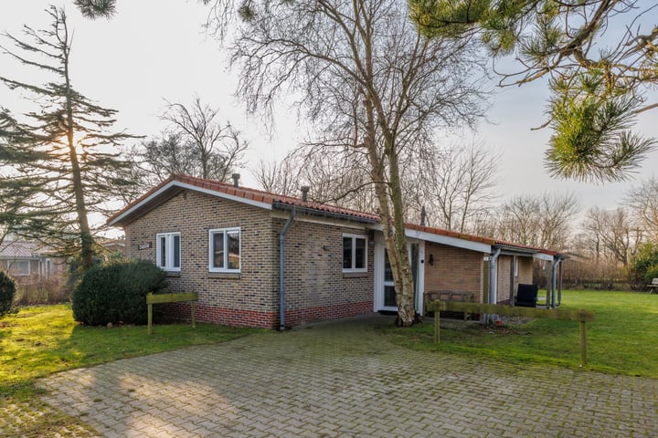 Oosterhiem 8 in Hollum foto