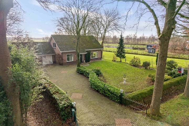 Oosterhulst 29A in Nieuwleusen foto