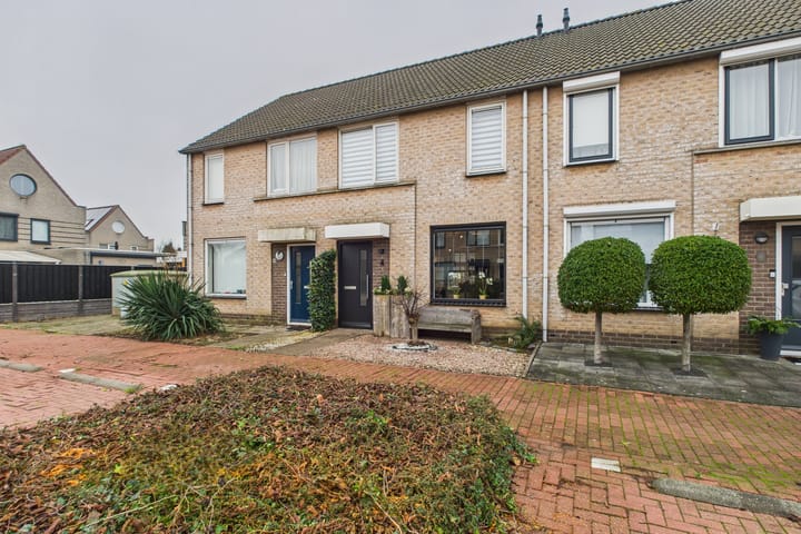 Opaaldreef 4 in Terneuzen foto