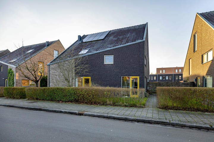 Opaalstraat 142 in Groningen foto