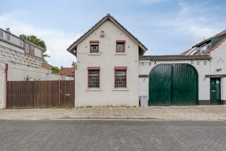 Ophoven 113 in Sittard foto