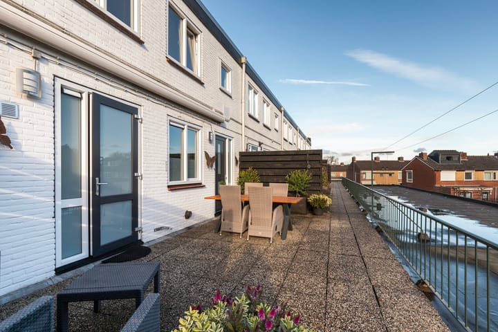 Oranje Nassauplein 5 in Eerbeek foto