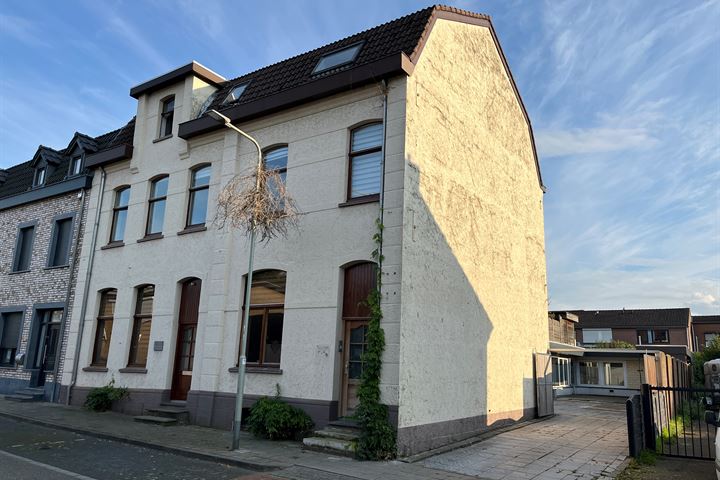 Oranje Nassaustraat 10 in Landgraaf foto