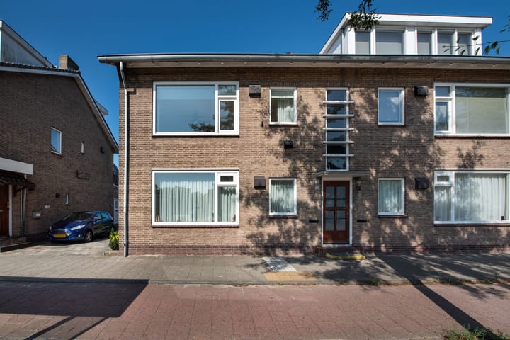 Oranje Nassaustraat 32 in Halfweg foto