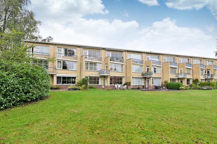 Oranjepark 34 in Bussum foto