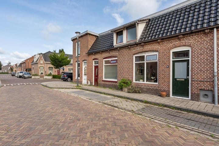 Oranjestraat 13 in Hoogeveen foto