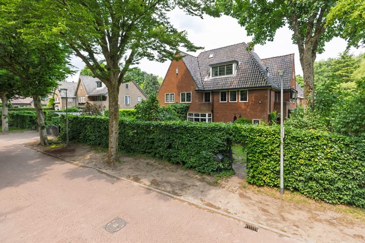 Oud Blaricummerweg 11 in Laren foto