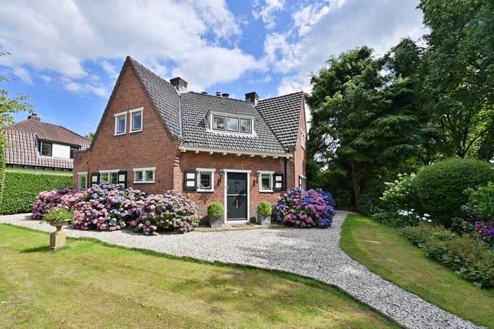 Oud Blaricummerweg 16 in Laren foto