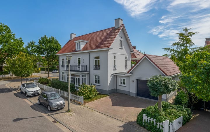 Oud Brandevoort 10 in Helmond foto