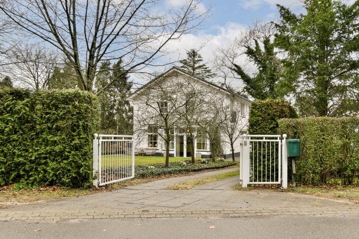 Oud Bussummerweg 6 in Huizen foto