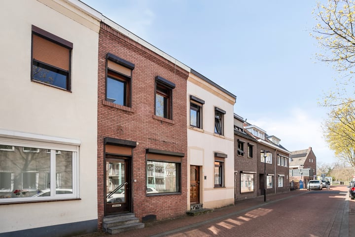 Oude Broeksittarderweg 13 in Sittard foto