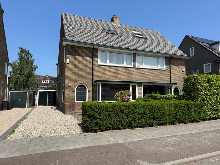 Oude Loosdrechtseweg 58 in Hilversum foto