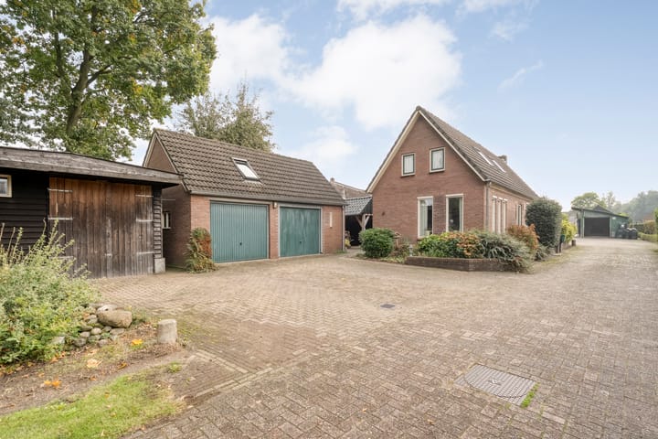 Oude Rijksweg 287 in Rouveen foto