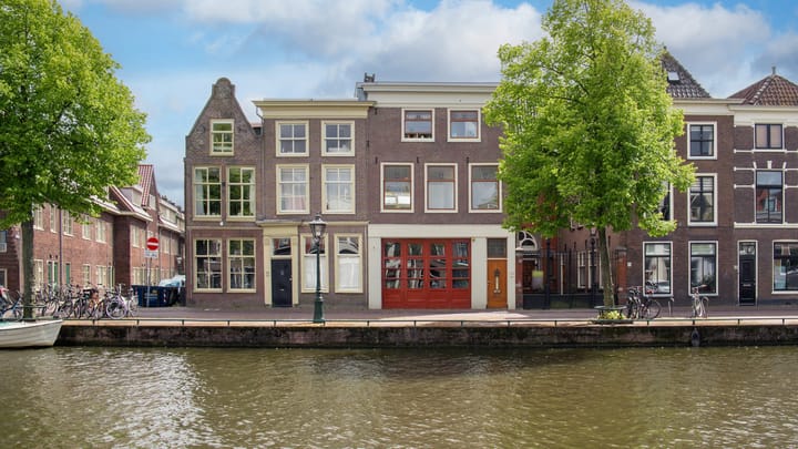 Oude Vest 137A in Leiden foto