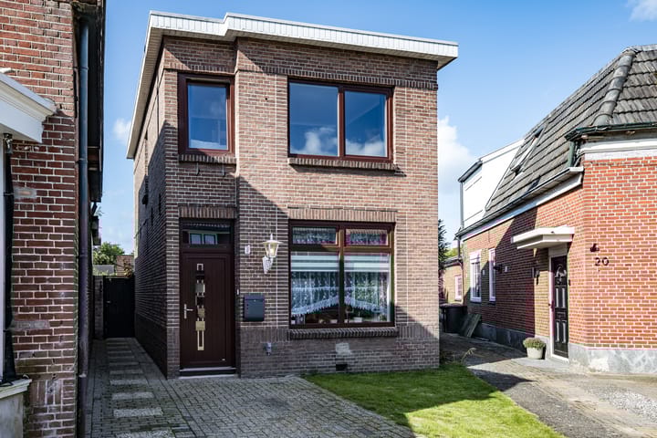 Oude Vriezenveenseweg 18 in Almelo foto