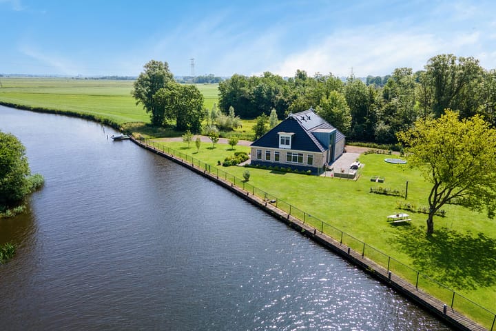 Oudeschouw 8 in Akkrum foto