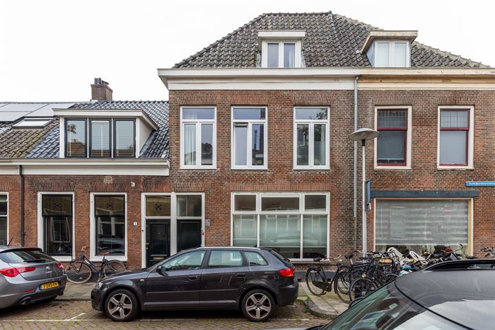 Oudwijkerdwarsstraat 1 in Utrecht foto