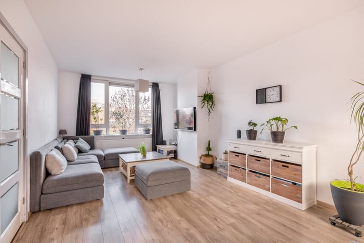 Overschiesestraat 48A in Schiedam foto