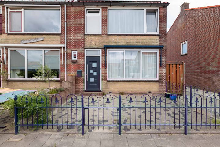 P C de Vinckstraat 13 in Hellevoetsluis foto