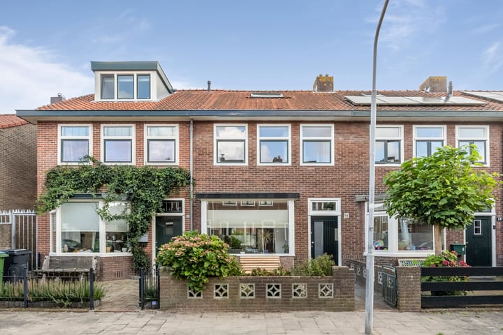P.C. Hooftstraat 16 in Haarlem foto