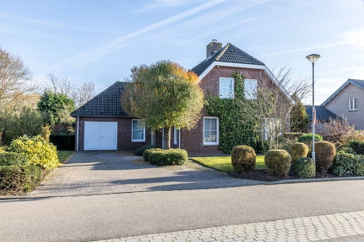 Panoramaweg 17 in Puth foto