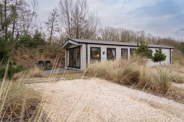 Parkweg 2-V340 in Hellevoetsluis foto