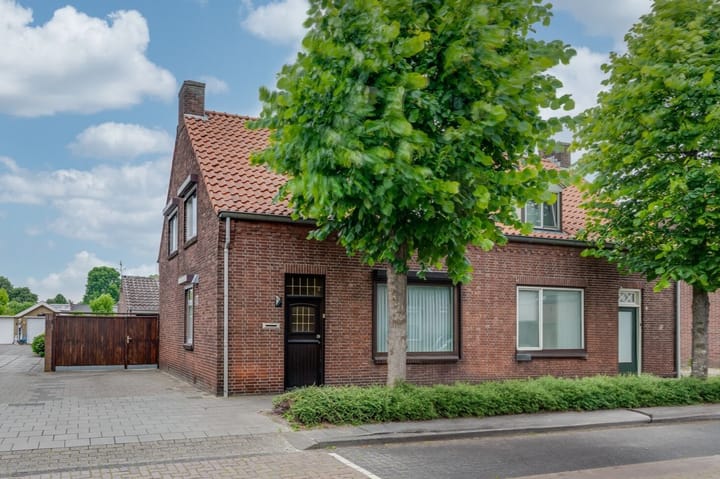 Pastoor Gillisstraat 98 in Rijen foto