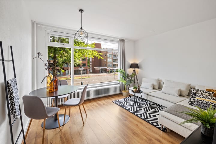 Pastoor van Akenstraat 2 in Roosendaal foto