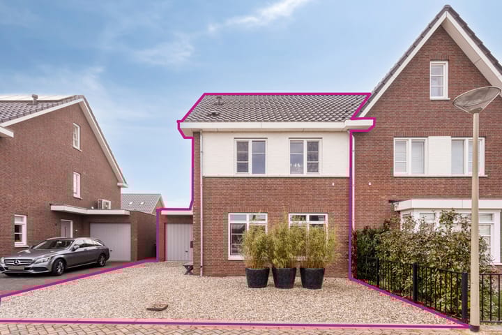 Pastoor van Tielstraat 66 in Leuth foto