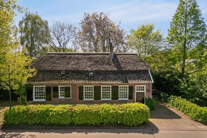 Pastoriestraat 4 in Velp foto