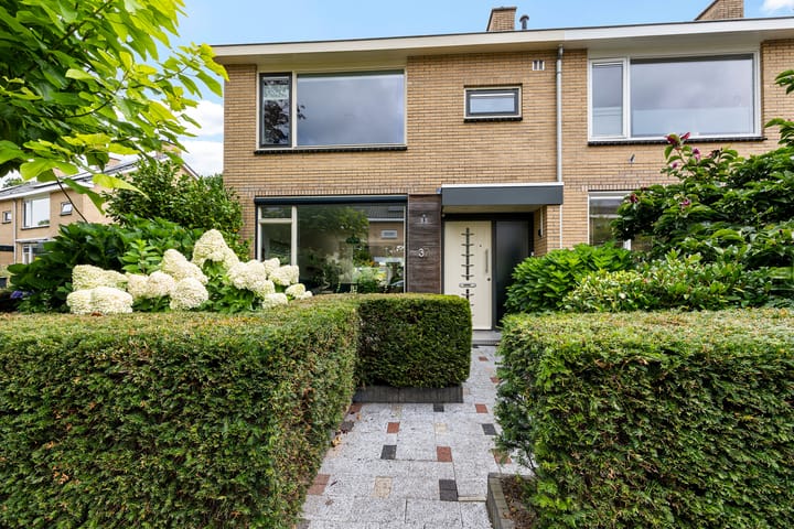 Paulus Potterweg 37 in Eelde foto