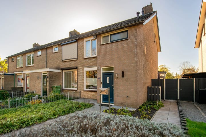 Paus Joanneslaan 30 in Ossendrecht foto