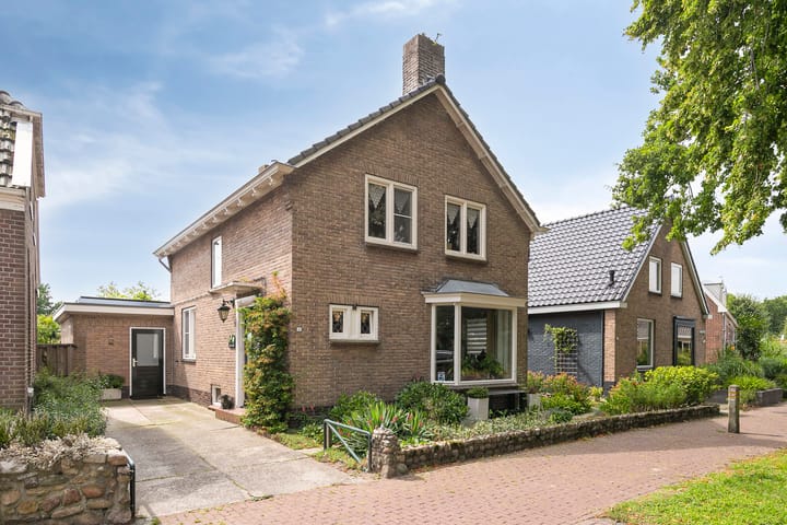 Peesterstraat 4 in Norg foto