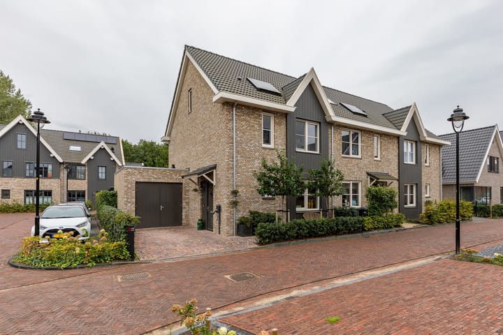 Percy Bridgmanstraat 28 in Almere foto