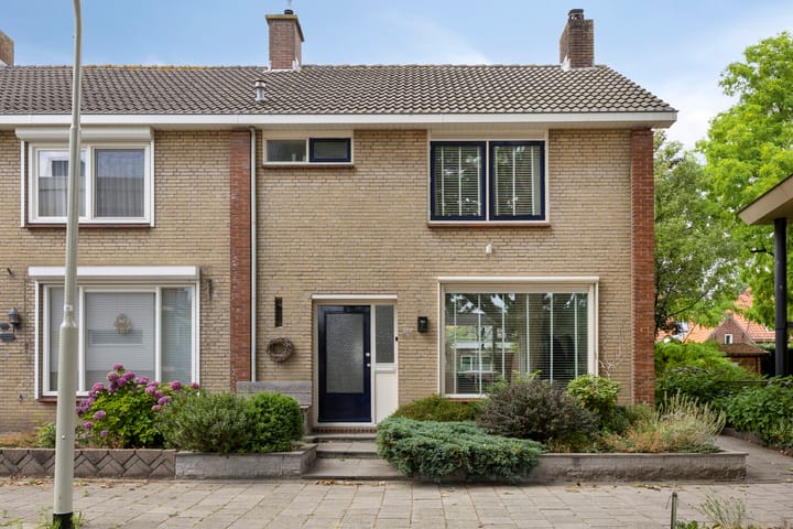 Peter Benoitstraat 19 in Bergen op Zoom foto