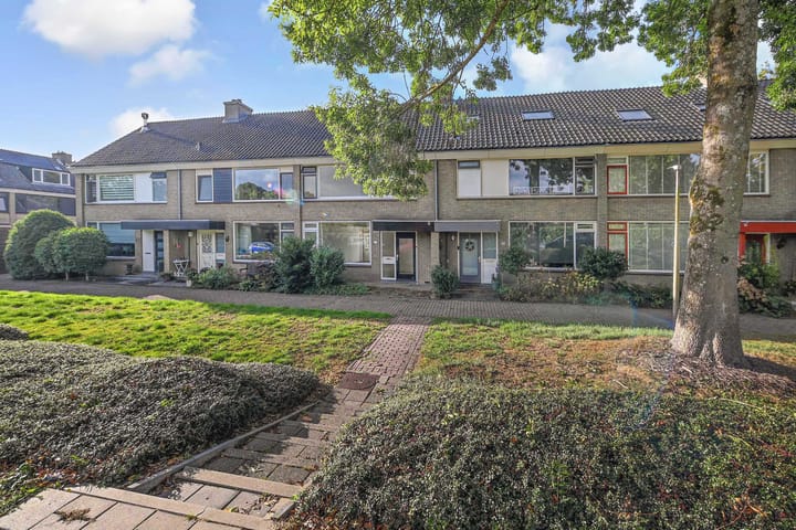 Peuleyen 202 in Waddinxveen foto