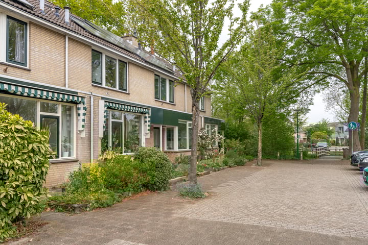 Phia Berghoutlaan 29 in Oegstgeest foto