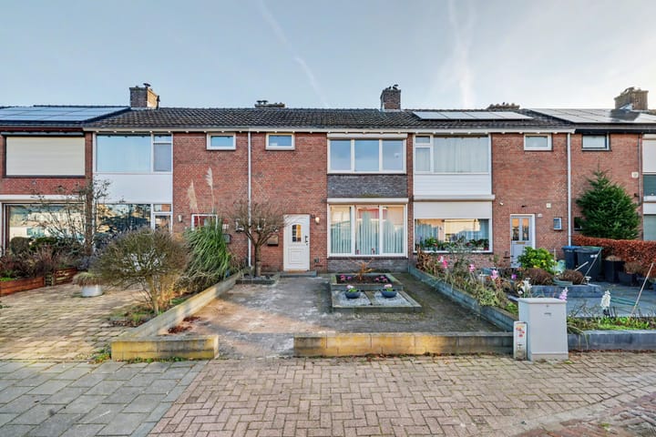 Philips van Almondestraat 18 in Helmond foto