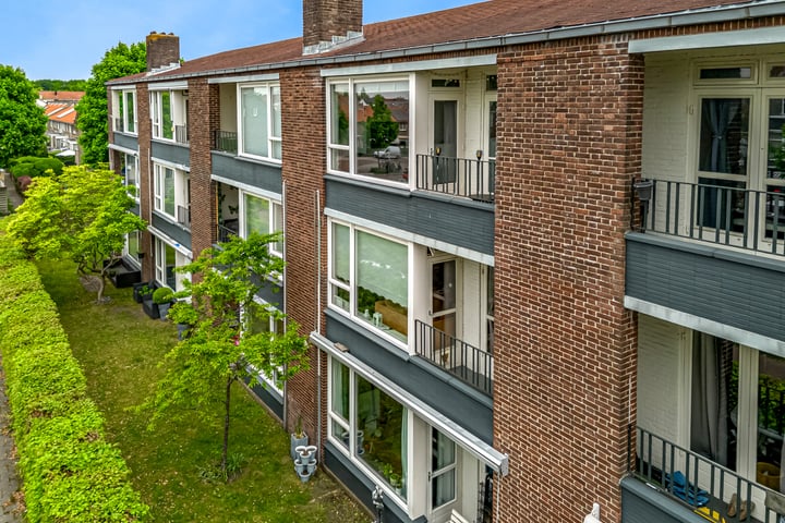 Piet Heinlaan 24 in Bussum foto